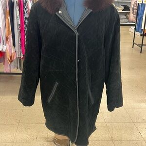 Vintage Women's Coat with Fur Collar